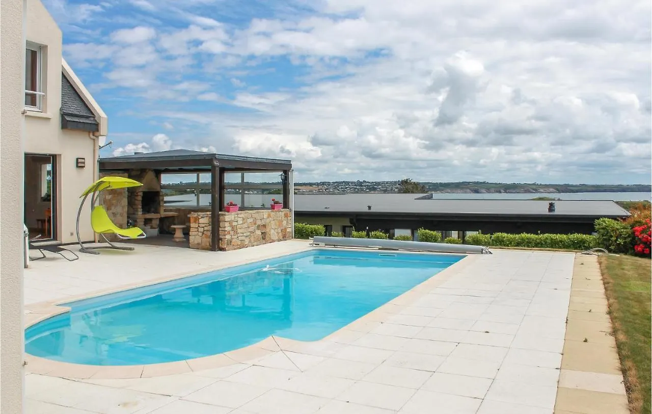 Beach Front Home In Plougonvelin 0*,