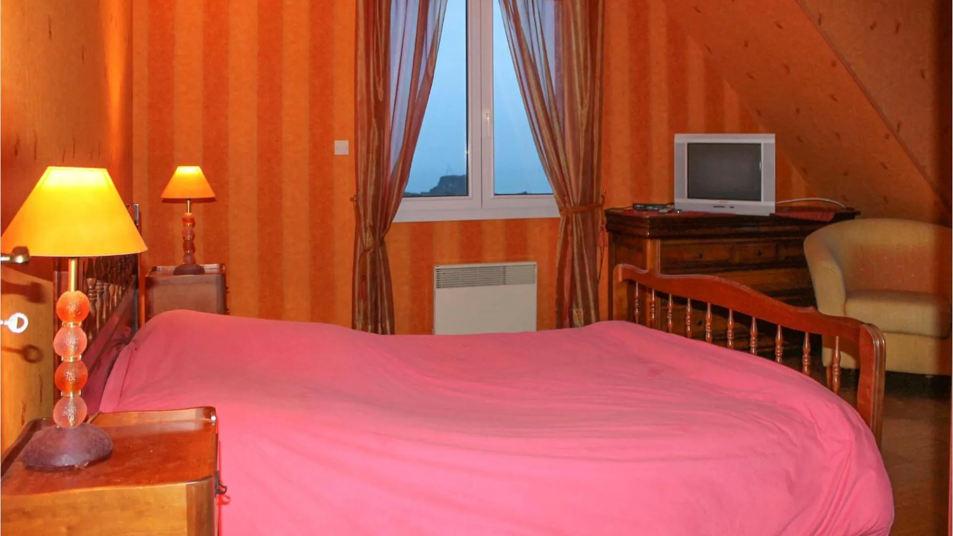 Beach Front Home In Plougonvelin 0*,  France